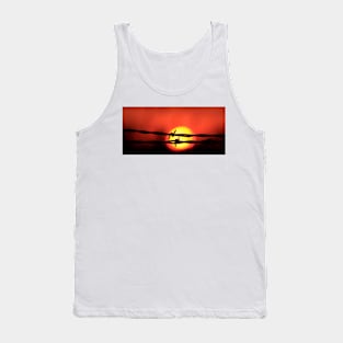 Kansas Sunset with the Sun and a barbwire silhouette. Tank Top